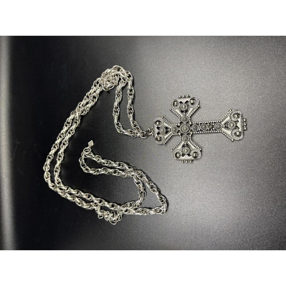 1974 Limited Edition Vintage Sarah Coventry Antique Silver Tone Cross Necklace
